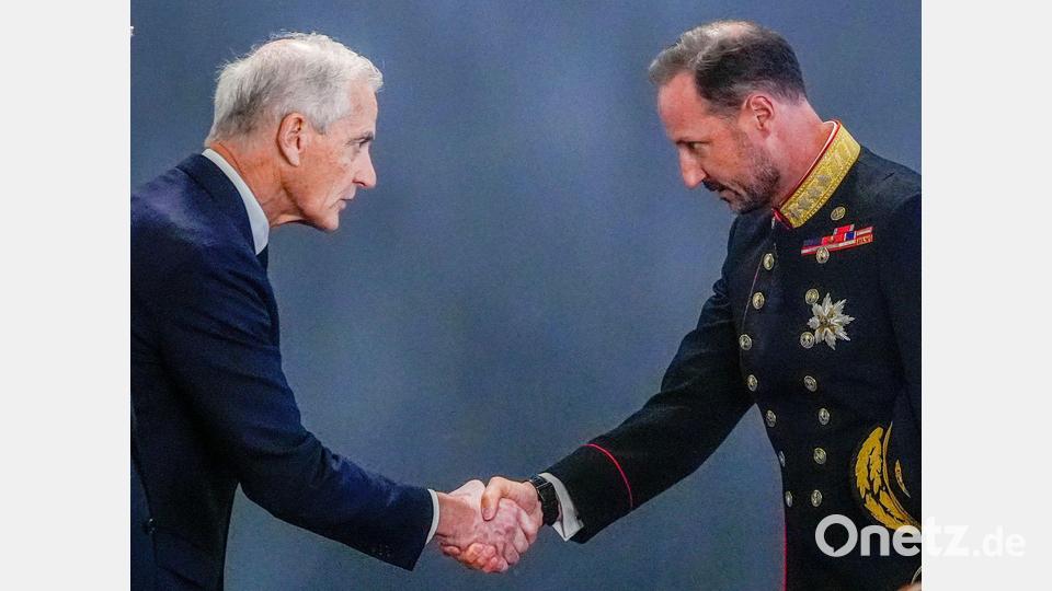 Oslo: Jonas Gahr Støre empfängt den neuen König Haakon VIII. – Harald V. starb mit 89 Jahren Bild: Lise Åserud/NTB-Pool/dpa