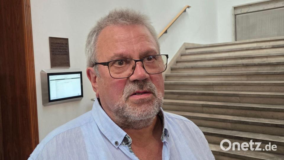 Engelbert Tegethoff hat bei dem Flugzeugabsturz seine Tochter verloren. Bild: Christian Brahmann/dpa