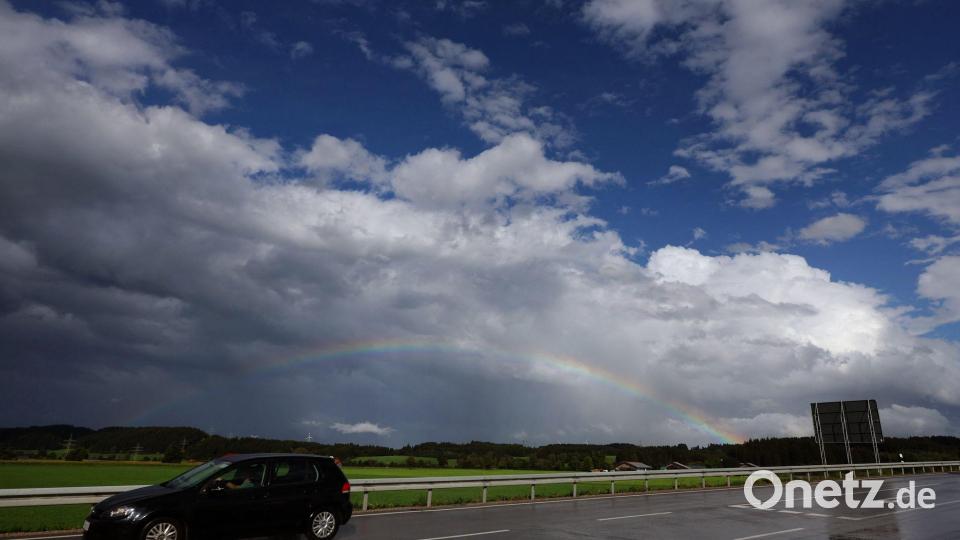 Ein Regenbogen zeigte das Ende des Unwetters an. Bild: Karl-Josef Hildenbrand/dpa