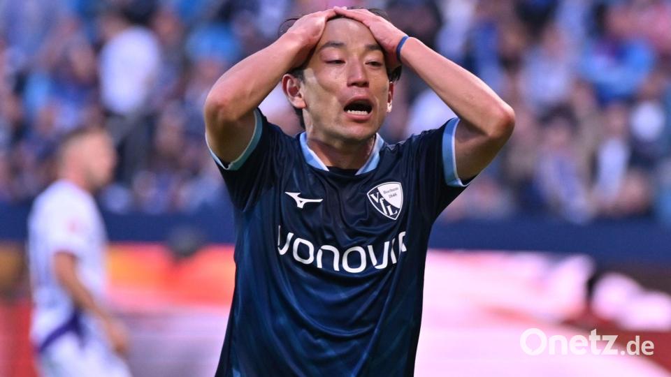 Bochums Koji Miyoshi ärgert sich über eine vergebene Torchance. Bild: David Inderlied/dpa