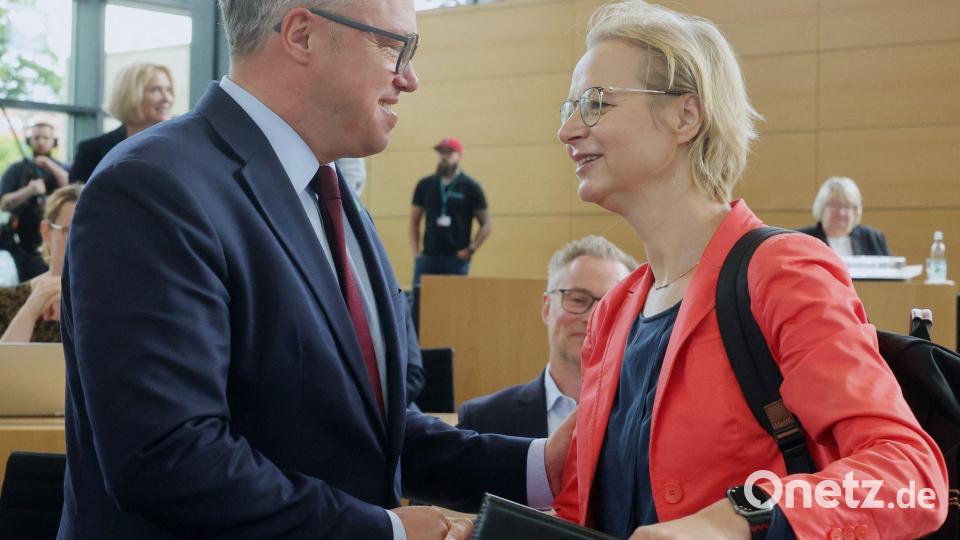 Die Spitze des Thüringer BSW steht zu Thüringens Regierungschef. Bild: Bodo Schackow/dpa