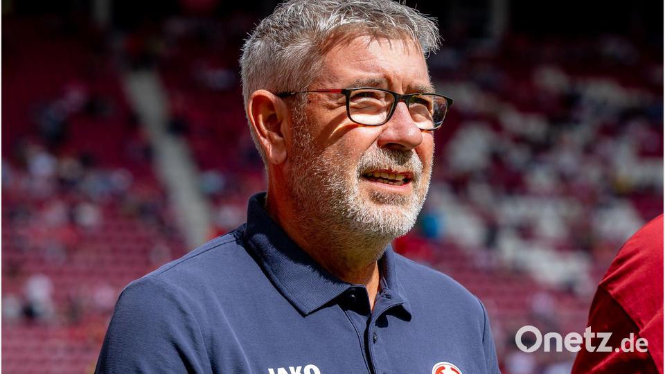 Urs Fischer geht in seine erste volle Saison als Trainer von Mainz 05. Bild: Torsten Silz/dpa