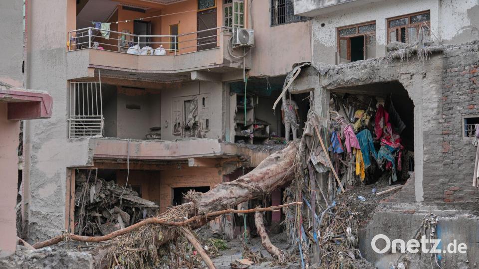 Zerstörung in Nepal nach Sturzflut im Himalaya Bild: Rajesh Kumar Singh/AP/dpa