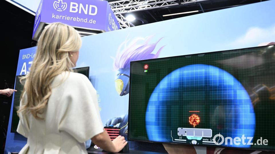 Konzentriert sein, Muster erkennen und schnell reagieren: Das ist wichtig bei dem BND-Game, das auf der Gamescom vorgestellt wurde. Bild: Wolf von Dewitz/dpa