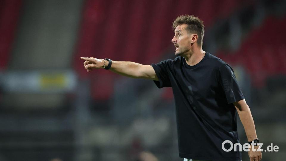 Miroslav Klose ist stolz auf seine Mannschaft. Bild: Daniel Karmann/dpa