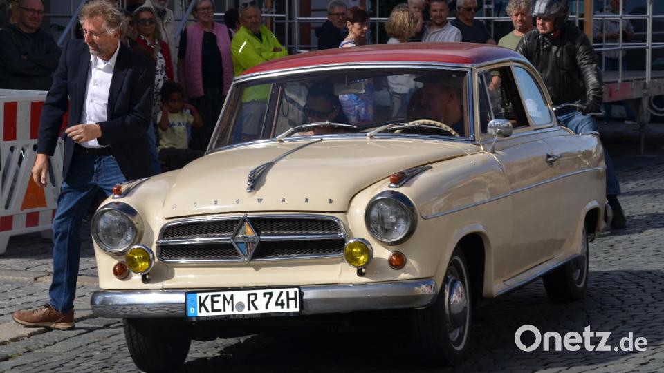 Die Borgward Isabella weckte bei vielen Besuchern Erinnerungen an vergangene Zeiten auf deutschen Straßen. Bild: Arnold Koch