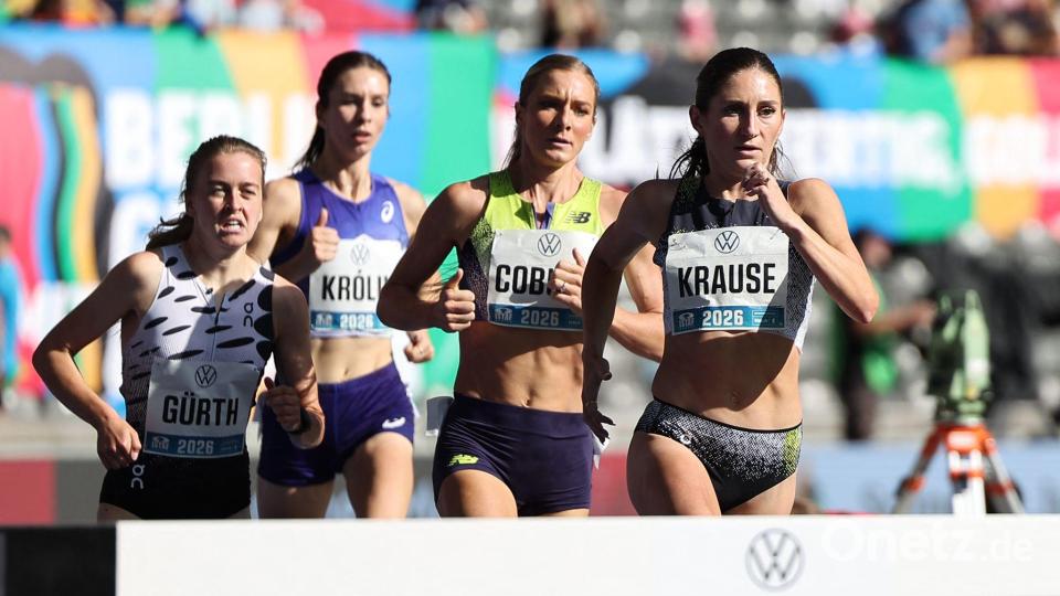 Gesa Krause (l) lief in Berlin Weltjahresbestleistung über 2.000 Meter Hindernis. Bild: Andreas Gora/dpa