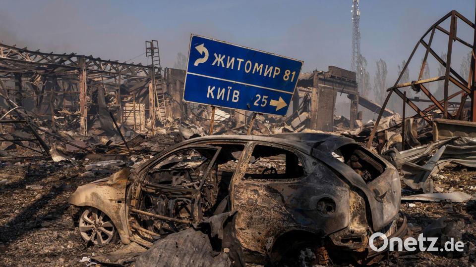 Das Munitionslager hätte nach Angaben ukrainischer Behörden nicht in einem Wohngebiet angelegt werden dürfen. Bild: Dan Bashakov/AP/dpa