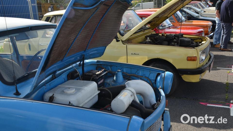 Vom Kleinwagen bis zum PS-starken Klassiker reichte die beeindruckende Bandbreite der ausgestellten Fahrzeuge. Bild: Arnold Koch