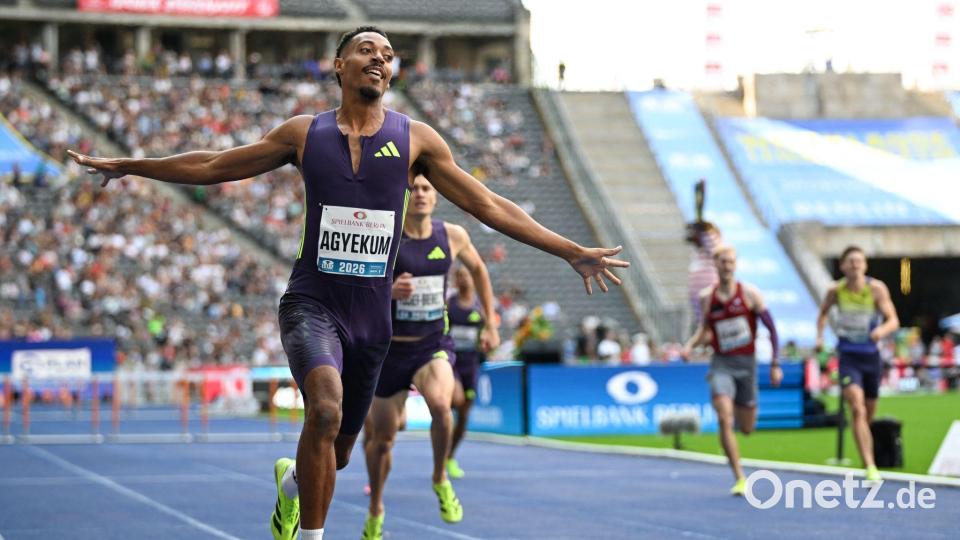 Emil Agyekum sicherte sich über 400 Meter Hürden den Heimsieg. Bild: Elisa Schu/dpa