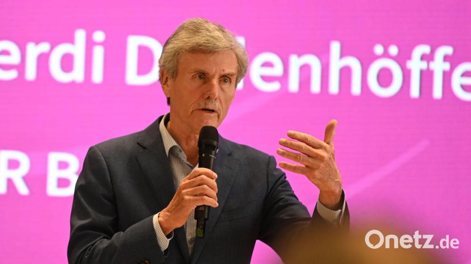 Dudenhöffer: „Die schlechten Verkäufe in China belasten, gleichzeitig öffnet BYD die Schleusen für erhebliche Exporte“. (Archivbild) Bild: Johannes Neudecker/dpa