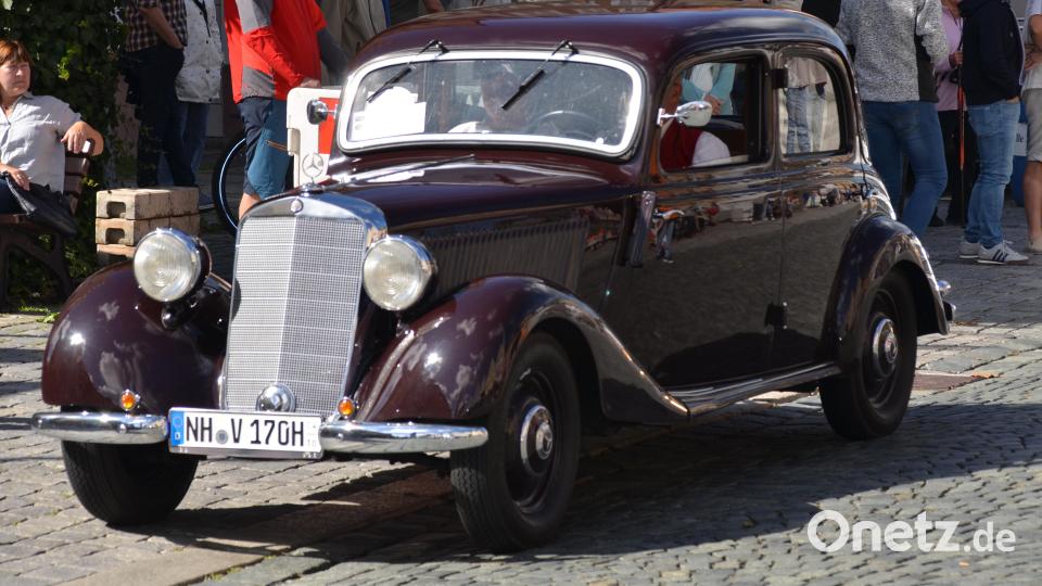 Historische Mercedes-Modelle zeigten eindrucksvoll die Entwicklung deutscher Automobiltechnik über mehrere Jahrzehnte. Bild: Arnold Koch