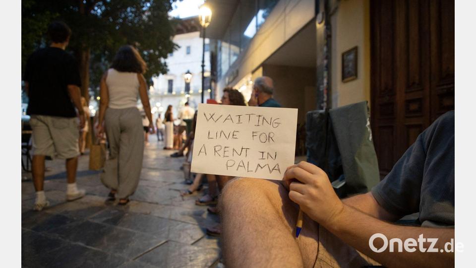 Eine der Folgen der vielen Touristen auf der spanischen Mittelmeerinsel Mallorca ist knapper und teurer Wohnraum. Bild: Clara Margais/dpa