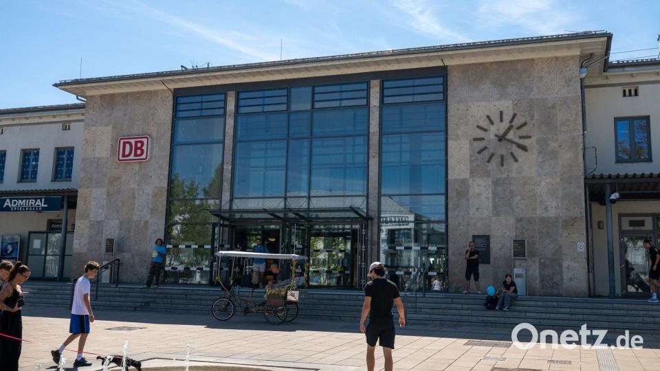 In einer Unterführung im Rosenheimer Bahnhof wurde die Frau mit einem Messer angegriffen. Bild: Peter Kneffel/dpa