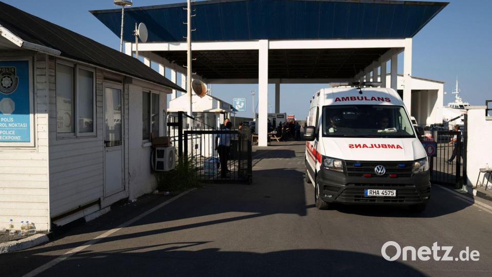 Die meisten der rund 260 Passagiere konnten gerettet werden. Bild: Nedim Enginsoy/AP/dpa