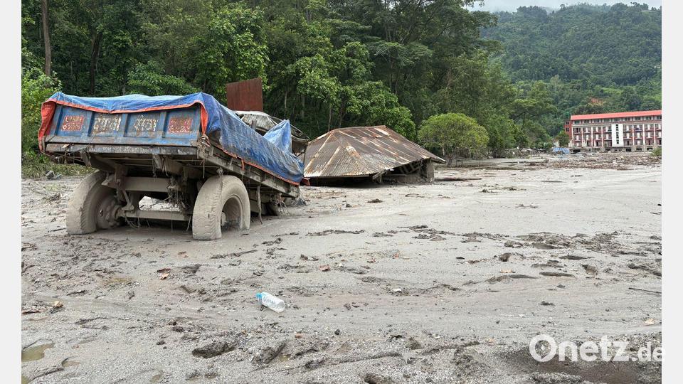 Durch den Schlamm war vielerorts kaum ein Durchkommen möglich. Bild: Dirk Godder/dpa