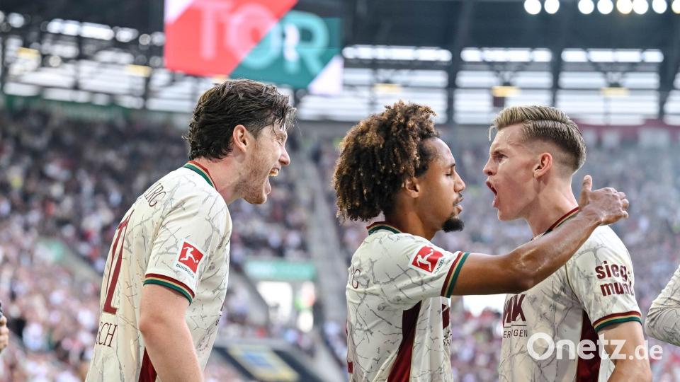 Anton Kade (r) brüllt seine Freude nach seinem 2:0 heraus. Bild: Harry Langer/dpa