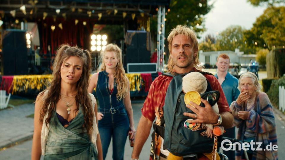 Die sechsteilige Serie „Die Flodders“ wird bei RTL an einem Abend (3.9.) gezeigt und startet zeitgleich auf RTL+/Wow zum Streamen. Bild: ---/RTL/dpa
