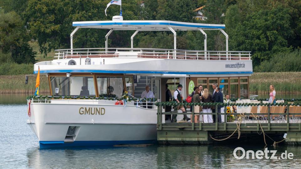 Charlotte Knobloch taufte das Schiff auf den Namen „Gmund“. Bild: Peter Kneffel/dpa