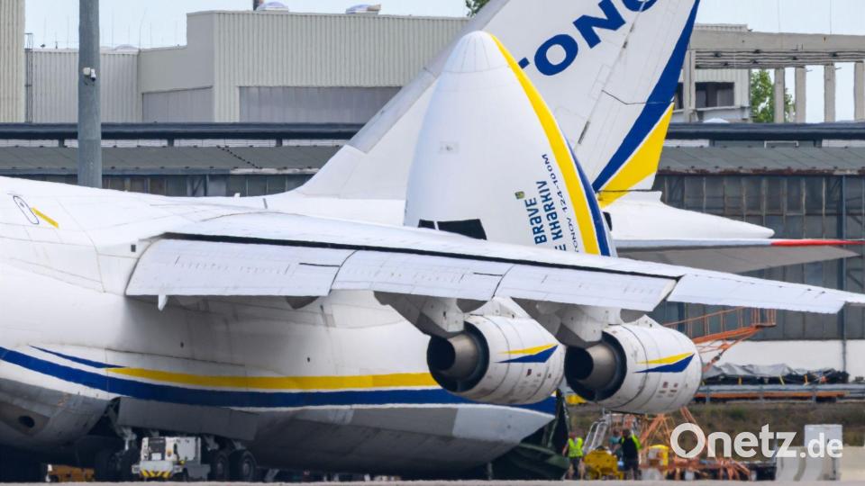 Die mit Sprengstoff präparierte Drohne explodierte nicht. Sie wurde in der Nähe einer ukrainischen Frachtmaschine auf dem Flughafen Leipzig/Halle entdeckt. (Archivfoto) Bild: Hendrik Schmidt/dpa