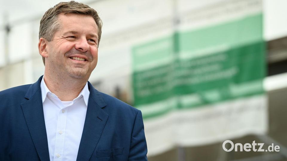 Sven Schulzes Botschaft lautet: Ich bin einer von hier und kümmere mich. Bild: Heiko Rebsch/dpa