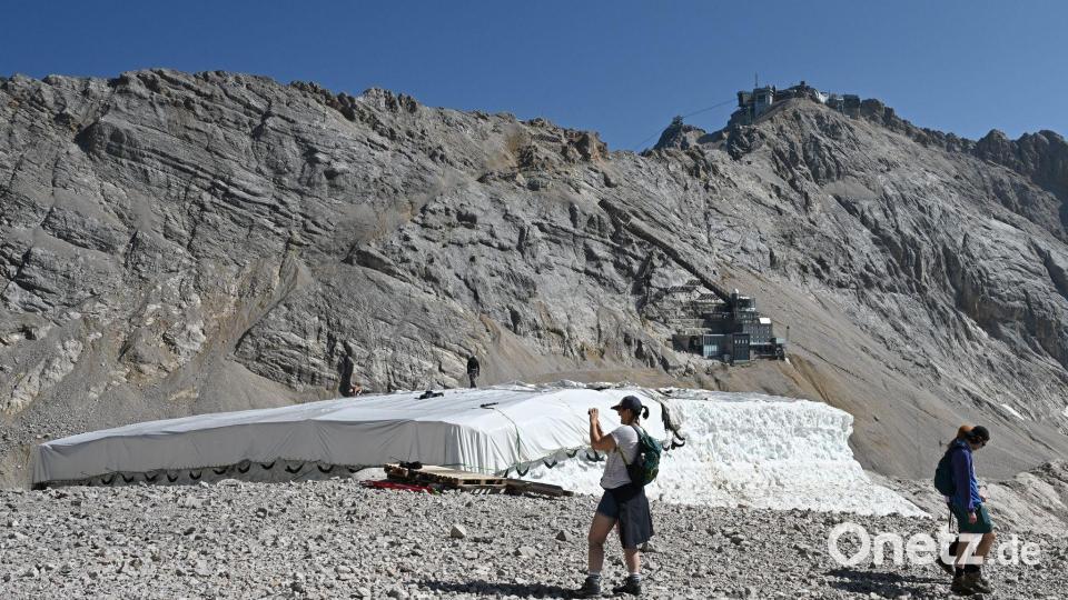 Gletscherschmelze durch globale Erwärmung findet schon jetzt statt (Archivbild) Bild: Angelika Warmuth/dpa