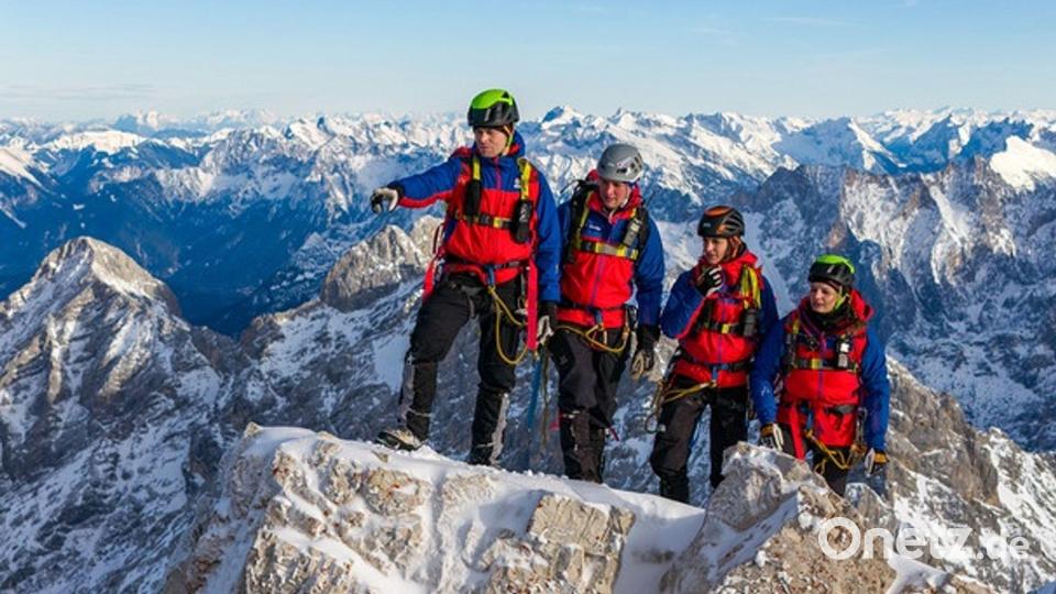 Schneesturm, Gletscherspalten, Felswände: Die ARD-Bergwacht-Doku zeigt packende Einsätze. Bild: BR/Timeline Production/Bayerischer Rundfunk/dpa