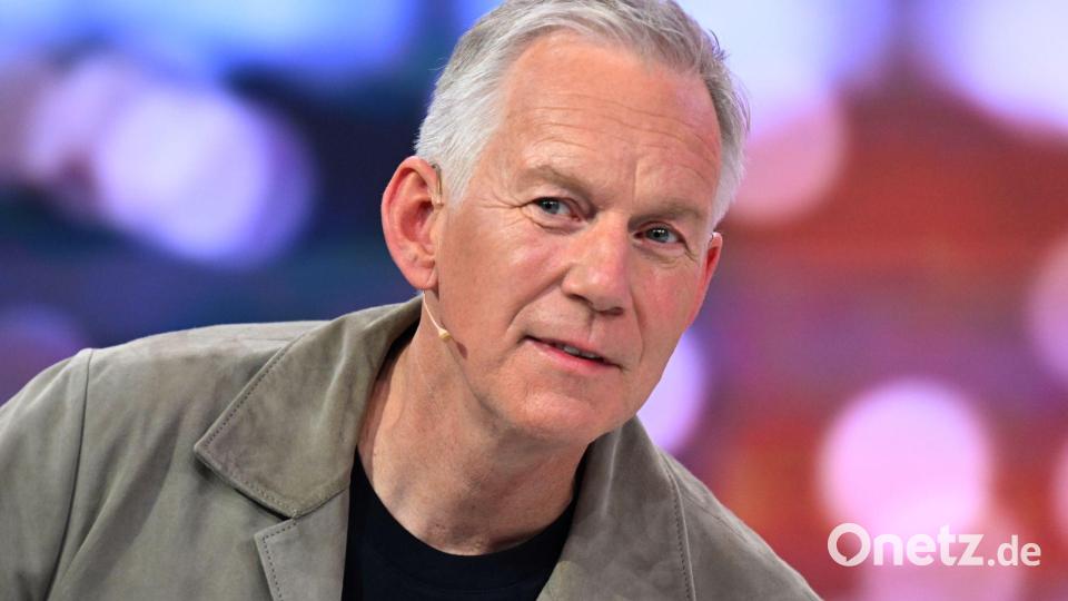 Johannes B. Kerner bekommt eine weitere Auszeichnung. (Archivbild) Bild: Felix Hörhager/dpa