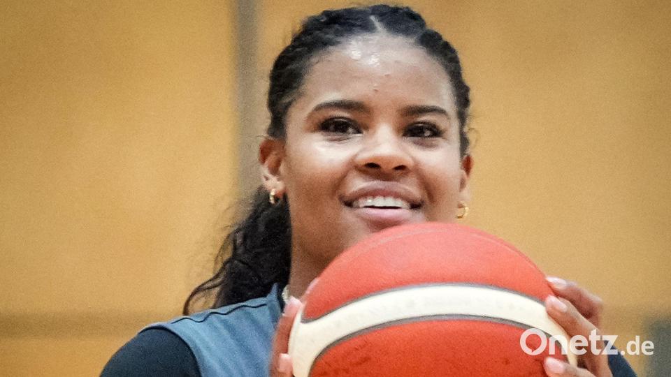 Nyara Sabally steht im deutschen Kader für die Basketball-WM in Berlin. Bild: Soeren Stache/dpa