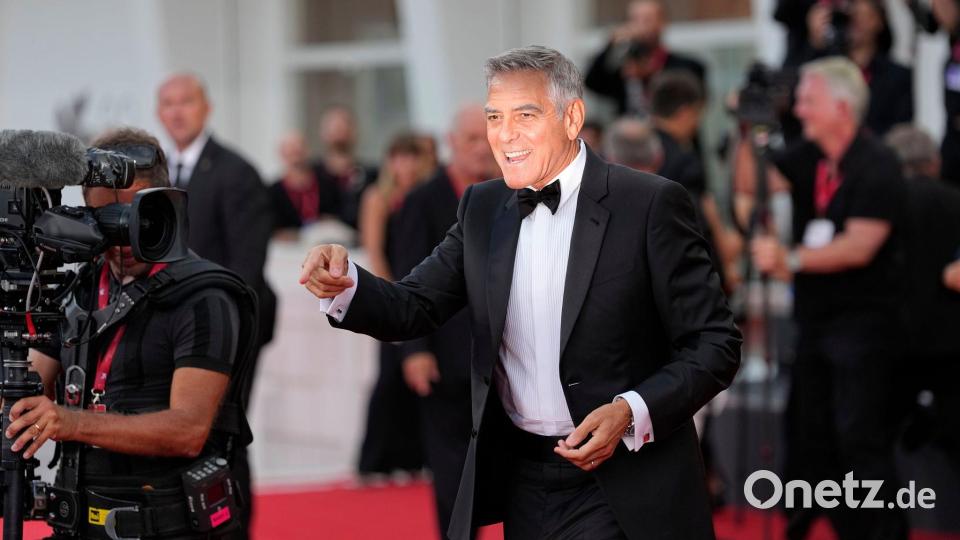 George Clooney präsentierte schon diverse seiner Filme in Venedig. Bild: Alessandra Tarantino/Invision/AP/dpa