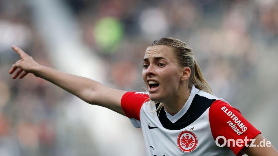 Wieder einmal nicht in der Königsklasse: Eintracht Frankfurt und Spielführerin Laura Freigang. (Archivbild) Bild: Heiko Becker/dpa