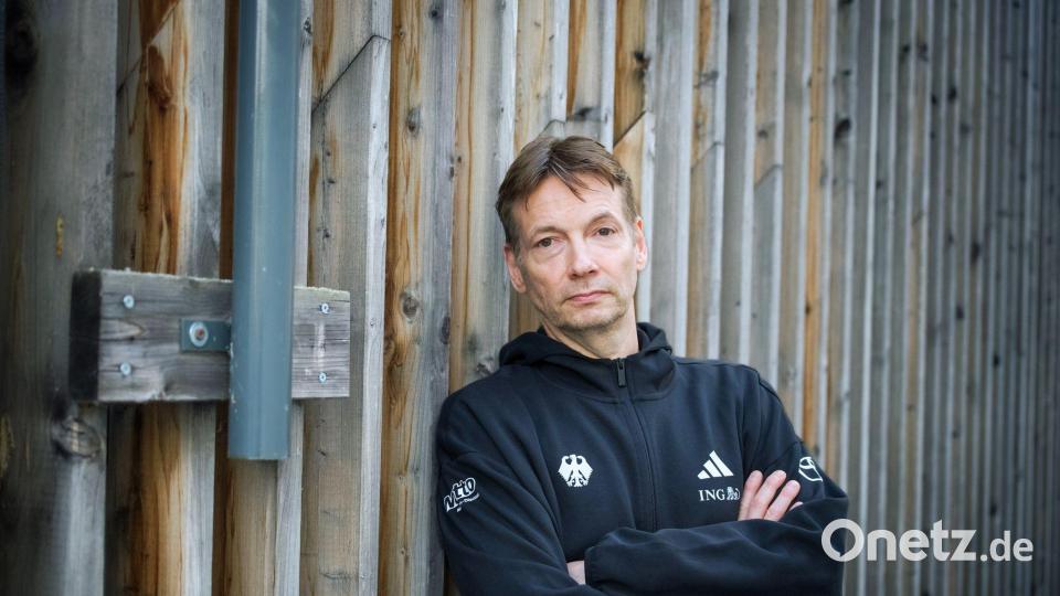 Bundestrainer Olaf Lange versucht vor dem WM-Start die Erwartungen zu dämpfen. Bild: Soeren Stache/dpa