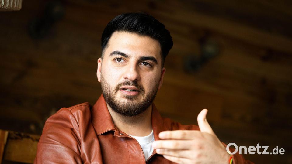 Tahsim Durgun möchte der Generation seiner Eltern eine Stimme geben. Bild: Sina Schuldt/dpa