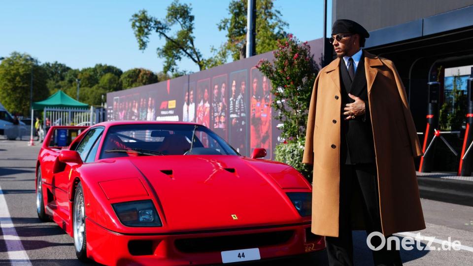 Monza: großer Auftritt – Lewis Hamilton kommt mit Ferrari F40 vor dem Italien-GP am Autodromo Nazionale Monza an Bild: Bradley Collyer/PA Wire/dpa