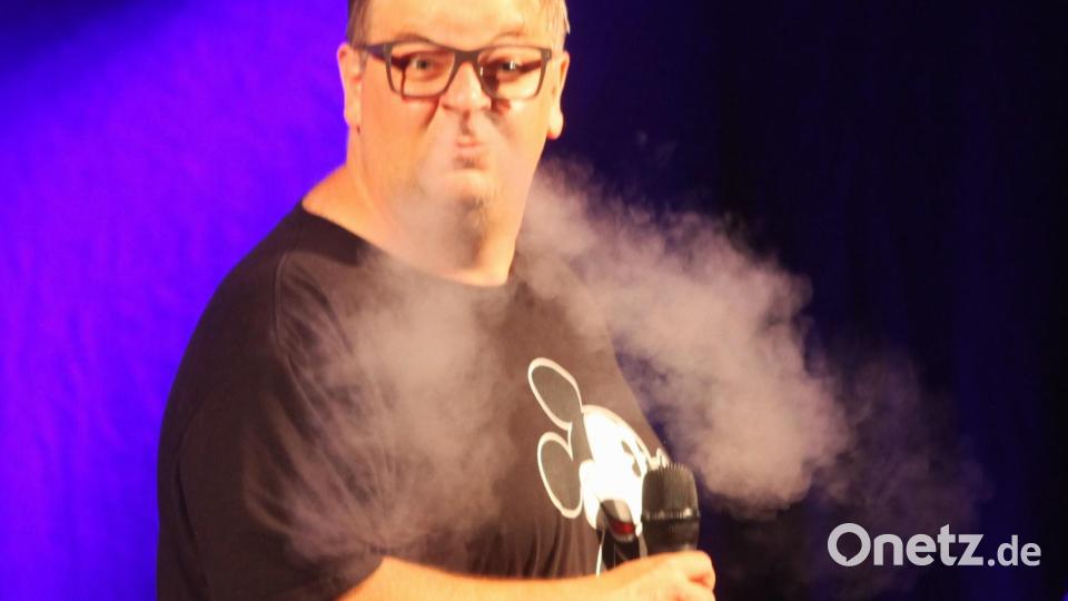"Da Meier" sorgte im Zelt nebenan mit bayerischer Musikcomedy für Unterhaltung. Bild: Rudolf Hirsch