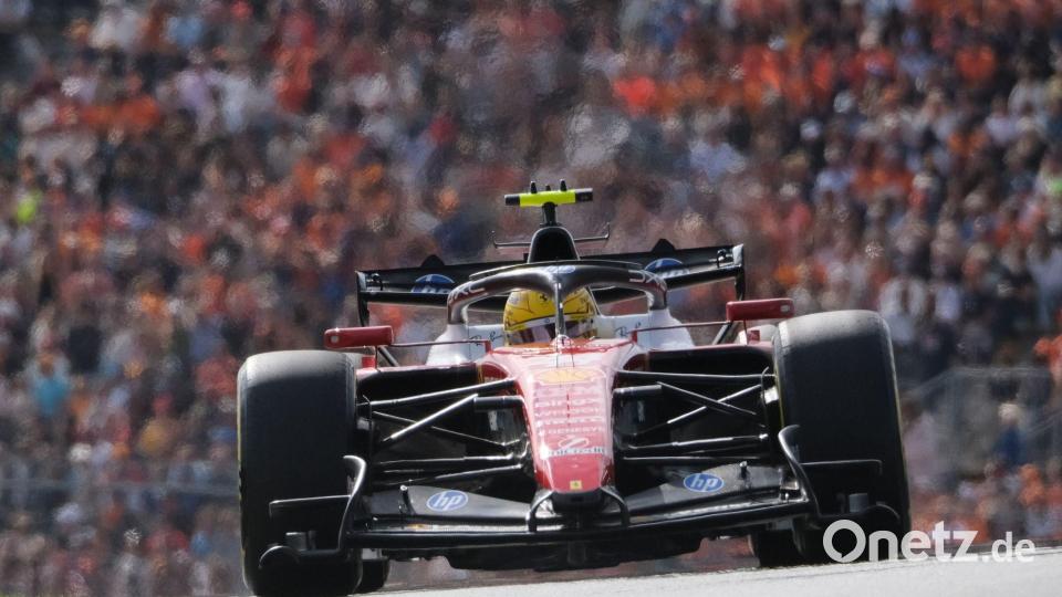 Lewis Hamilton und Ferrari setzen in Monza auf ein Motoren-Update. (Archivbild) Bild: Patrick Post/AP/dpa