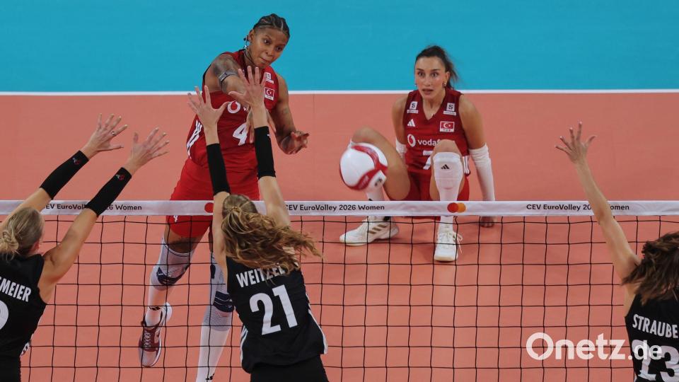 Die türkische Nationalspielerin Melissa Vargas (M) zeigte früh ihre Klasse. (Archivbild) Bild: Uncredited/AP/dpa