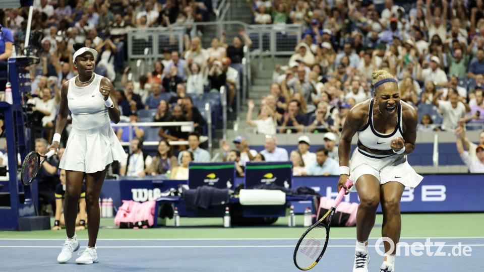 Die Williams-Schwestern wurden vom Publikum lautstark angefeuert. Bild: Adam Hunger/AP/dpa