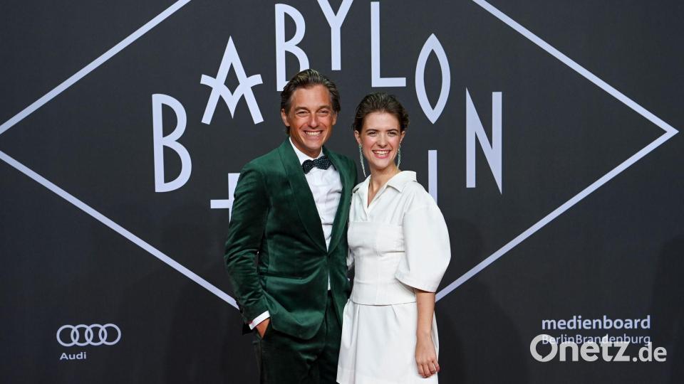 Volker Bruch und Liv Lisa Fries spielen die „Babylon Berlin“-Hauptrollen. (Archivbild von 2022) Bild: Jens Kalaene/dpa