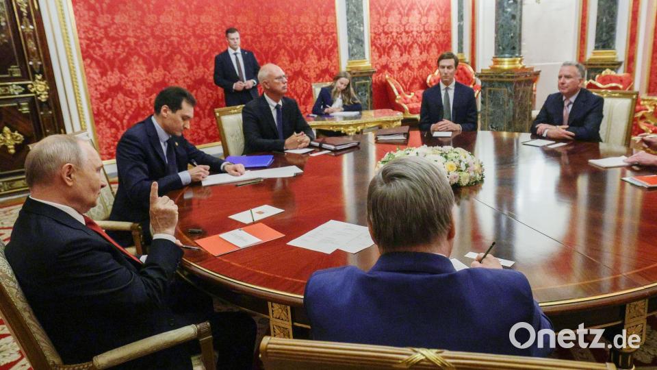 Der Kremlchef hatte Kushner und Witkoff den ganzen Tag warten lassen. Bild: Uncredited/Pool Sputnik Kremlin/AP/dpa