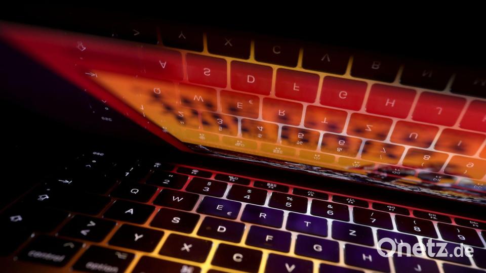 Seit Freitag sind rund 1,44 Millionen Dateien mit einem Umfang von 5,8 Terabyte im Darknet veröffentlicht. (Symbolbild) Bild: Karl-Josef Hildenbrand/dpa