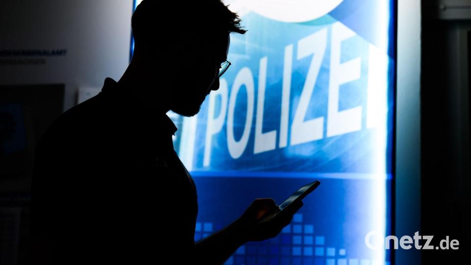 In Berlin koordiniert inzwischen eine zusätzliche Steuerungseinheit die Sichtung und Bewertung der Daten. (Symbolbild) Bild: Julian Stratenschulte/dpa