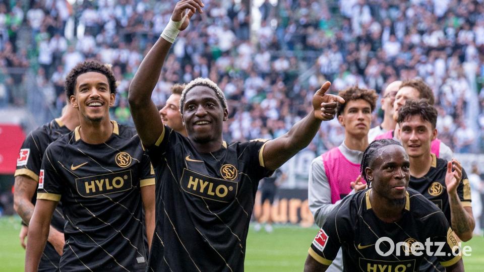 Aufsteiger Elversberg feiert den zweiten Sieg im zweiten Spiel. Bild: David Inderlied/dpa
