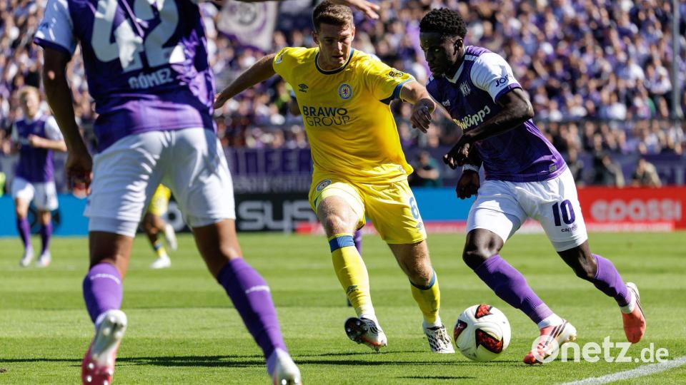 Der Osnabrücker Ismail Badjie (r) im Zweikampf mit Florian Flick von Eintracht Braunschweig. Bild: David Ebener/dpa