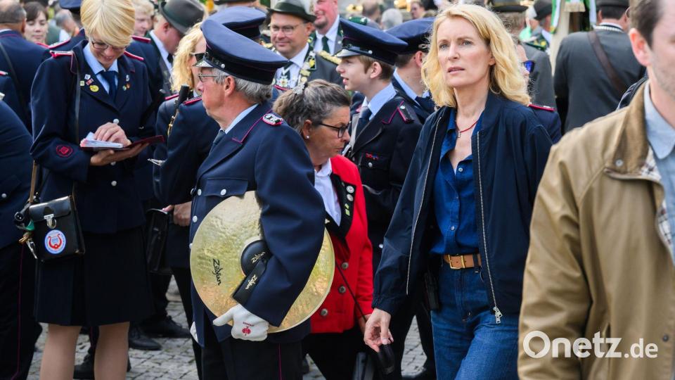 Während des Schützenausmarsches 2025 in Hannover drehte Maria Furtwängler als Kommissarin Charlotte Lindholm einen „Tatort“, der nun am Neujahrstag 2027 ausgestrahlt werden soll. Archivbild: Julian Stratenschulte/dpa