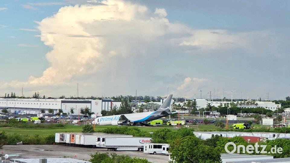 Der Flugverkehr wurde gesperrt. Bild: David Fischer/AP/dpa