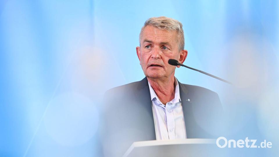 Bertram Brossardt sieht in der AfD eine Gefahr für die deutsche Wirtschaft. (Archivbild) Bild: Tobias Hase/dpa