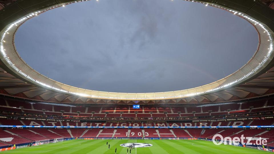 Wer wird in diesem Stadion um den Titel spielen? (Archivbild) Bild: Jan Woitas/dpa