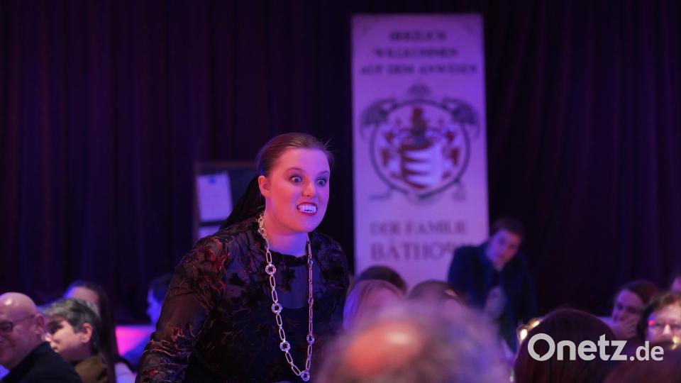Die Geschichte drehte sich um das mythenumrankte Schloss Schächtitz und die berüchtigte Blutgräfin Elisabeth Báthory. Bild: Florian Wein / Ovigo-Theater