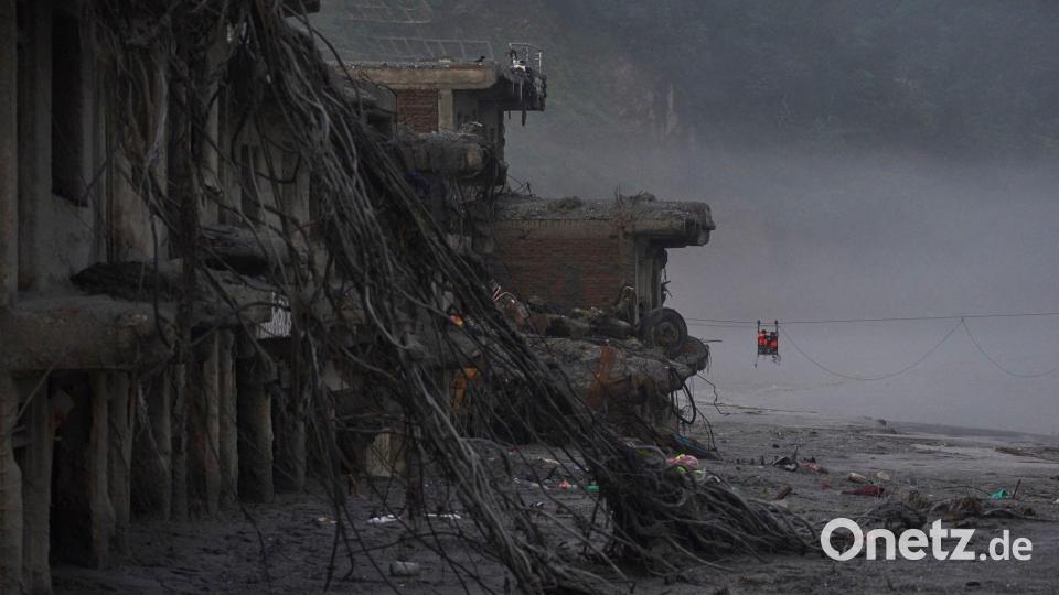 Nach Sturzflut im Himalaya Bild: Niranjan Shrestha/AP/dpa